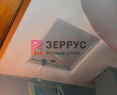 Установленный противопожарный люк Зеррус — пример 473